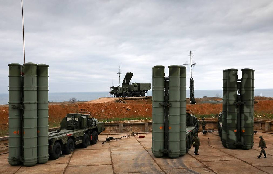 Hệ thống phòng thủ tên lửa S-400 của Nga. Ảnh: Tass