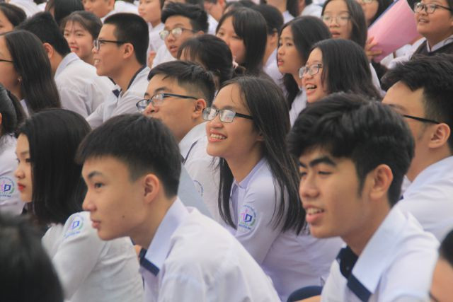 Học sinh TPHCM trong một chuyên đề về phòng chống xâm hại, dâm ô trẻ em.