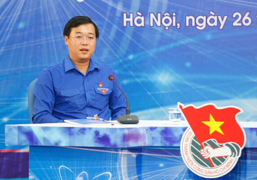 Anh Lê Quốc Phong - Bí thư thứ nhất T.Ư Đoàn tại buổi đối thoại ngày 26/3. Ảnh: Như Ý