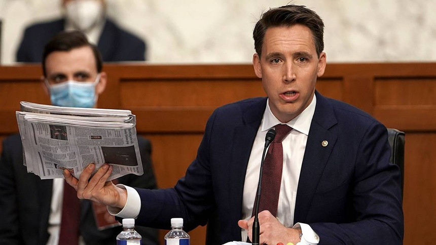 Thượng nghị sĩ Josh Hawley của bang Missouri là thượng nghị sĩ đầu tiên tuyên bố sẽ phản đối kết quả bầu cử trong cuộc họp lưỡng viện ngày 6/1. Ảnh: AP.