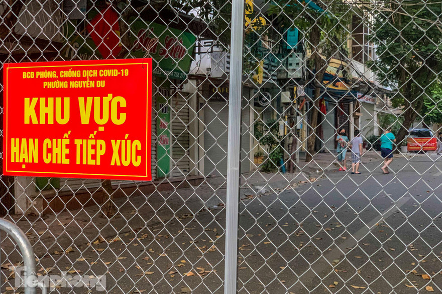 Hà Nội xuất hiện hàng trăm ca dương tính SARS-CoV-2 mỗi ngày, trong đó phần lớn là ca ở cộng đồng. Ảnh: Duy Phạm