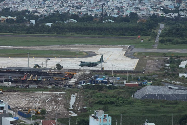 Siêu vận C-130 Hàn Quốc mang S600-Maybach tới Đà Nẵng