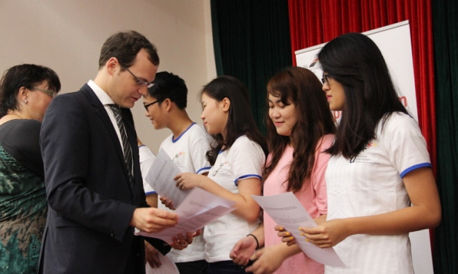 63 học sinh THPT nhận chứng chỉ tiếng Đức trình độ cao