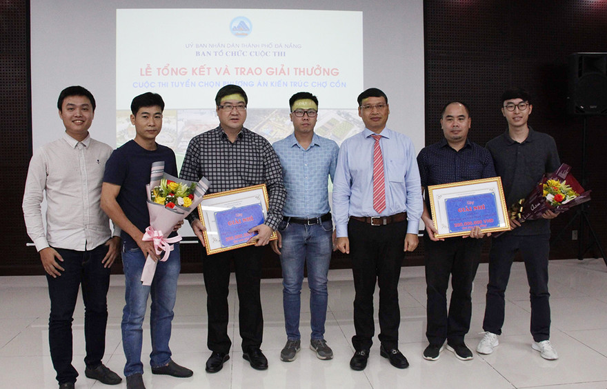 BTC trao 2 giải nhì cho phương án của của Công ty CP Kiến trúc xây dựng Nhà Vui và Công ty TNHH Tư vấn Đại học Xây dựng 