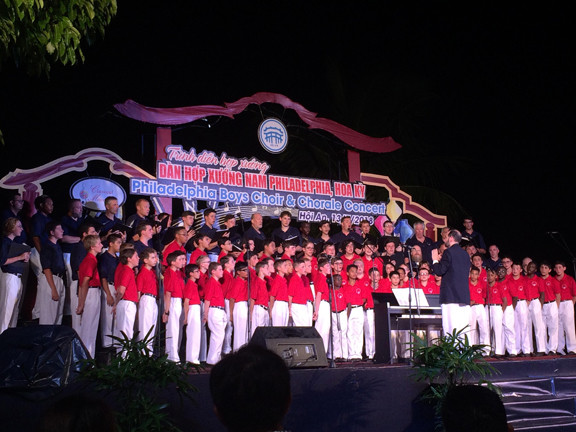 Hợp xướng "Trống Cơm" làm say lòng khán giả