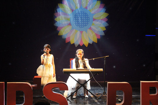 Đêm nhạc của 'nghệ sĩ nhí' khuyết tật gây xúc động