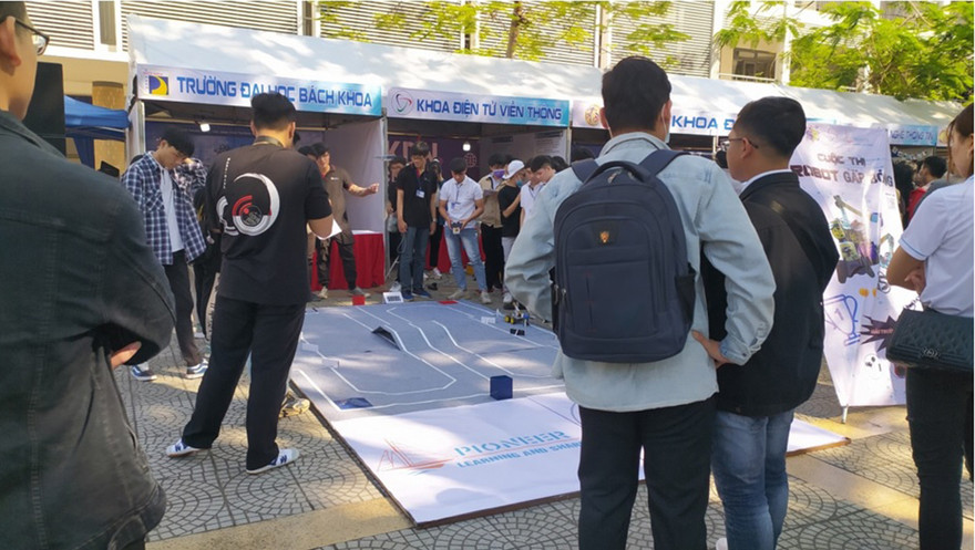 Triển lãm giới thiệu hơn 60 sản phẩm công nghệ của học sinh, sinh viên thành phố Đà Nẵng. 