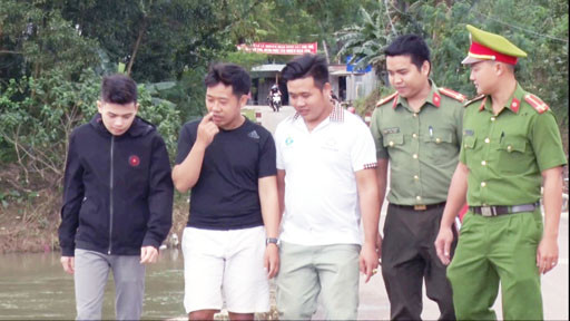 Khen thưởng hai anh em Tỏ-Tình dũng cảm cứu người 