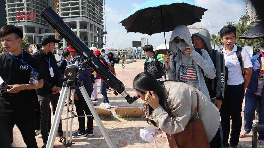 Quan sát nhật thực tại Đà Nẵng ngày 26/12/2019.- Ảnh: CLB Thiên văn học Đà Nẵng