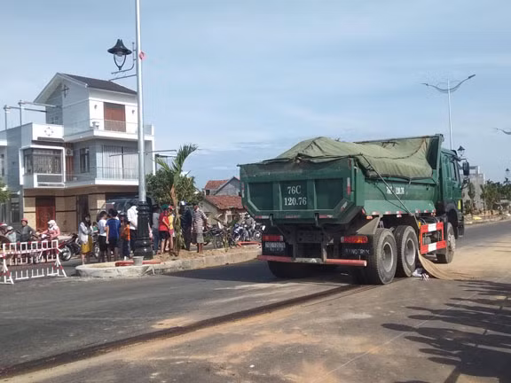 Hiện trường vụ tai nạn - ảnh Nguyễn Ngọc 