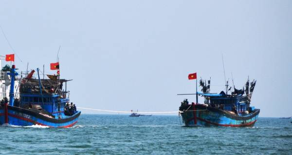 Tàu cá Quảng Ngãi cứu sống 32 ngư dân Trung Quốc