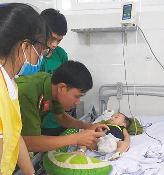 Cháu N.T.K. thời điểm tại bệnh viện - ảnh Tr. Định 