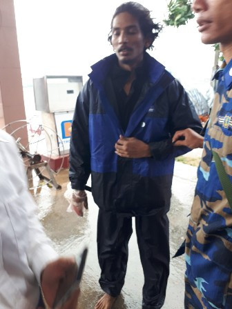Ông Danish Christen Salins, quốc tịch Ấn Độ, đã được đưa vào đảo Lý Sơn điều trị. (Ảnh Chí Đại)