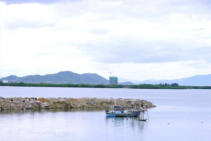 Phạt 300 triệu đồng, buộc doanh nghiệp nạo vét đất đá lấp đầm Thị Nại