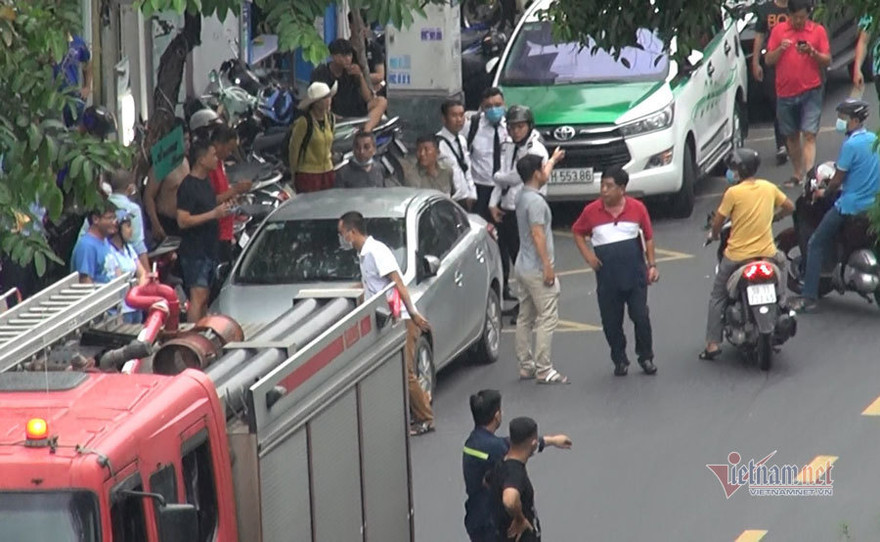 Bản tin 8H: Đem 'bom tự chế' cướp ngân hàng tại TPHCM