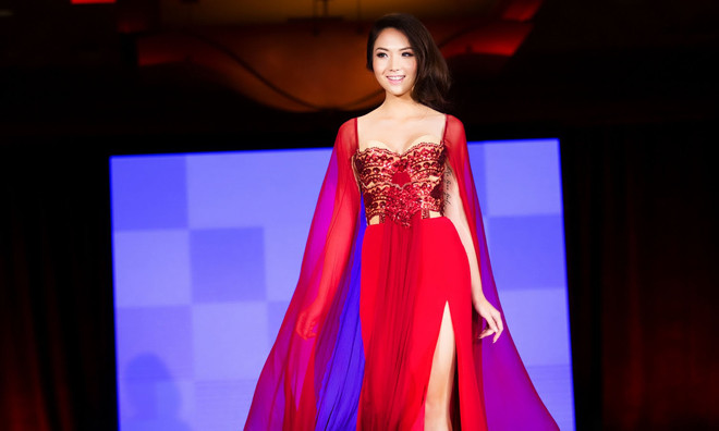Jennifer Chung xinh đẹp, lộng lẫy khi trình diễn catwalk.