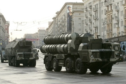 Hệ thống phòng không S-300. Ảnh: Reuters