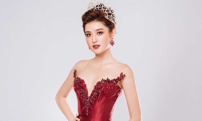 Á hậu Huyền My.