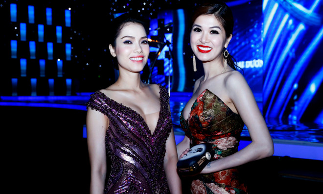 Oanh Yến, Quách An An đọ ngực đầy gợi cảm