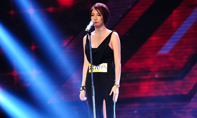 Pha Lê trên sân khấu X Factor.