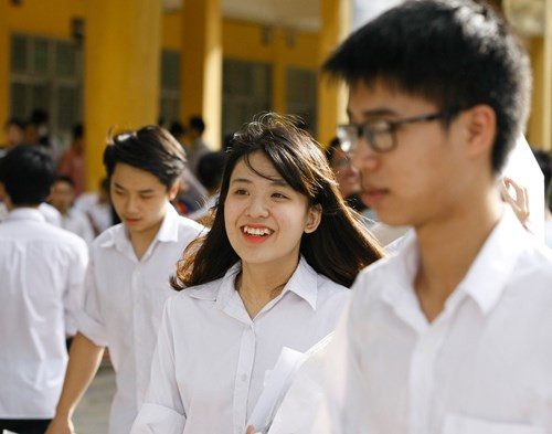 Thí sinh dự thi ký thi THPT Quốc gia 2016. Ảnh: Như Ý