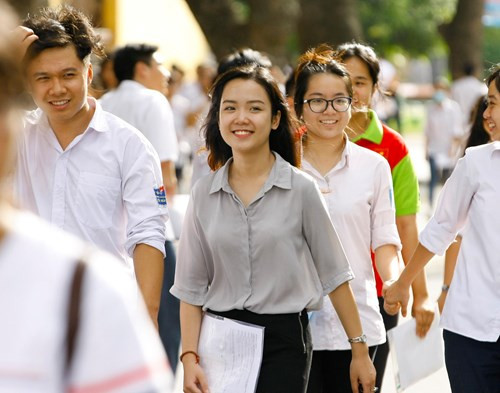 Thí sinh dự thi kỳ thi THPT 2016. Ảnh: Như Ý