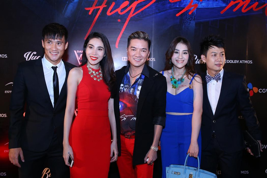 Dàn sao đình đám tới chúc mừng Mr. Đàm ra mắt phim mới ở TP. HCM.