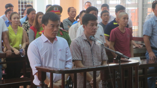 Bị cáo Mạnh, Son tại phiên tòa sáng nay
