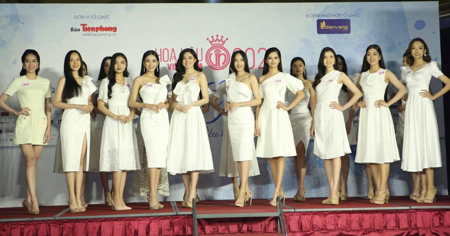Top 60 thí sinh khoe sắc tại họp báo Vòng Bán kết toàn quốc Hoa hậu Việt Nam 2020