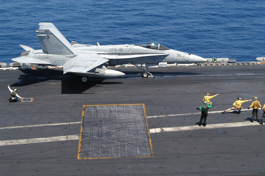 Nhìn gần chiến đấu cơ Mỹ oanh tạc Iraq