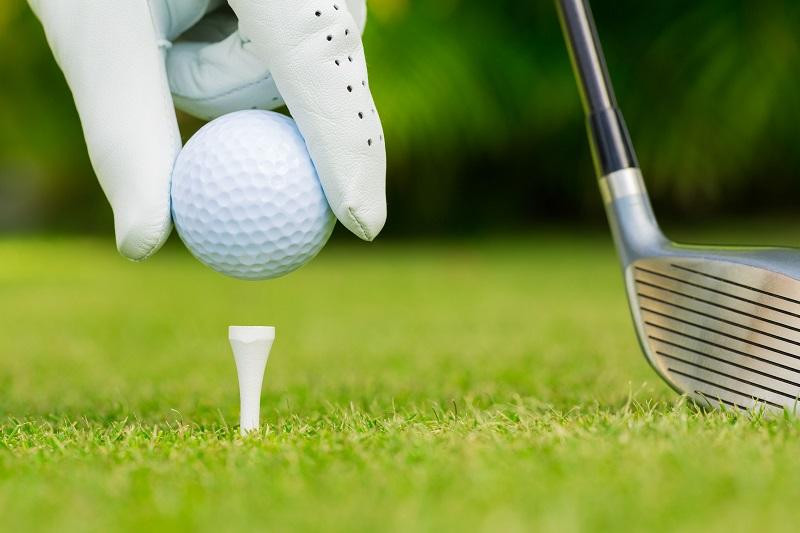 Tại sao quả bóng golf lại có những vết lõm hình tổ ong?