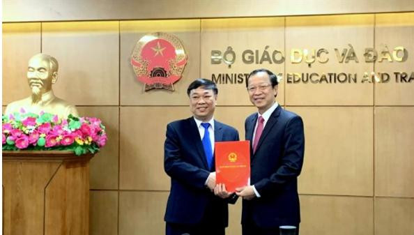 Thứ trưởng Phạm Ngọc Thưởng trao Quyết định bổ nhiệm Phó Chánh Thanh tra Bộ cho ông Đỗ Anh Dũng