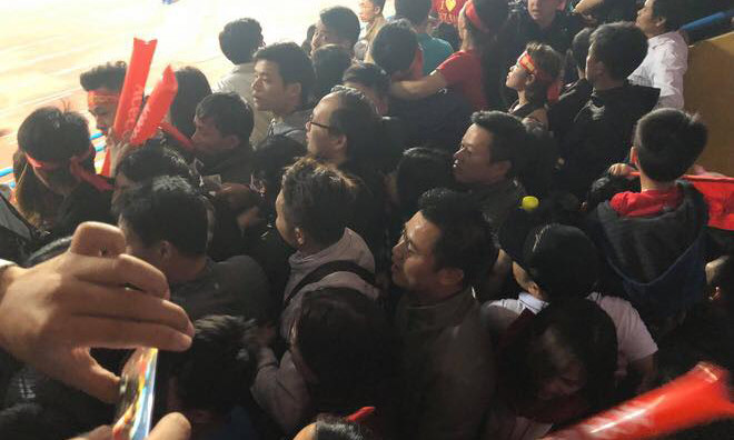 Tôi đã tạm biệt sân Hàng Đẫy bằng kỷ niệm buồn