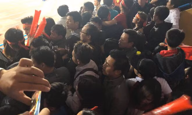 Tôi đã tạm biệt sân Hàng Đẫy bằng kỷ niệm buồn