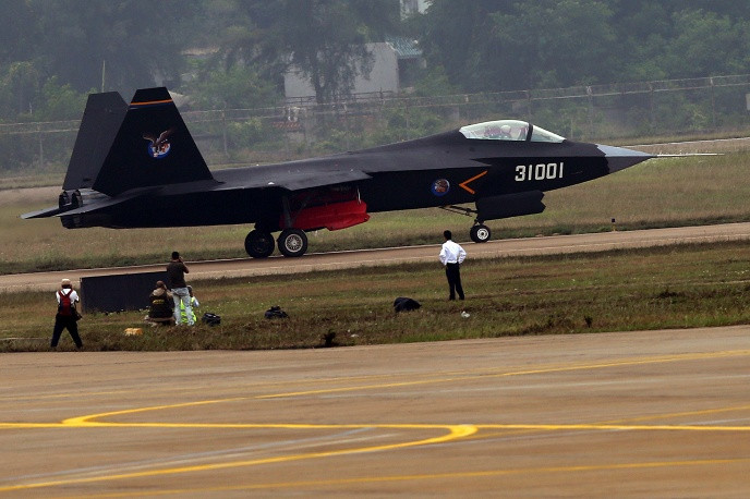 Trung Quốc trình làng chiến đấu cơ tàng hình J-31 