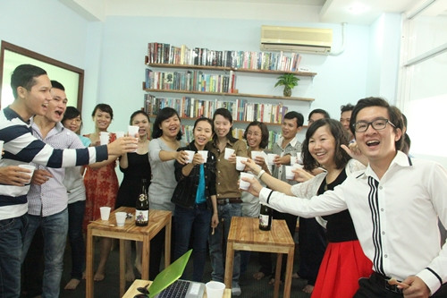 ibookstop vừa ra mắt phòng đọc ngày 12/10/2014, tại tòa nhà tân Đại Nam (98 Thích Quảng Đức, Phú Nhuận, TP. HCM).