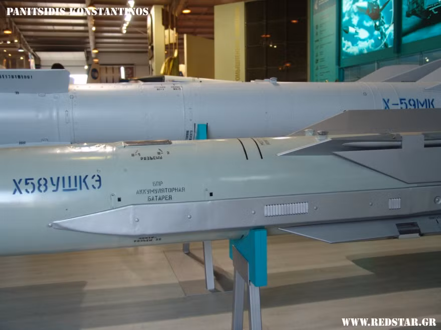 Siêu tiêm kích T-50 thêm sức mạnh với tên lửa chống xạ
