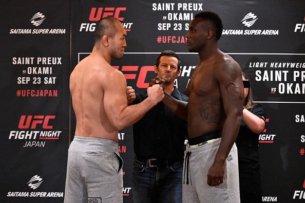 Màn so tài giữa "OSP" Ovince Saint Preux (phải) và "Thunder" Yushin Okami được chọn là trận đấu chính của sự kiện UFC Fight Night 117 diễn ra tại nhà thi đấu Saitama, Nhật Bản. Đây là lần thứ 5 nhà thi đấu Saitama tổ chức một sự kiện của UFC.