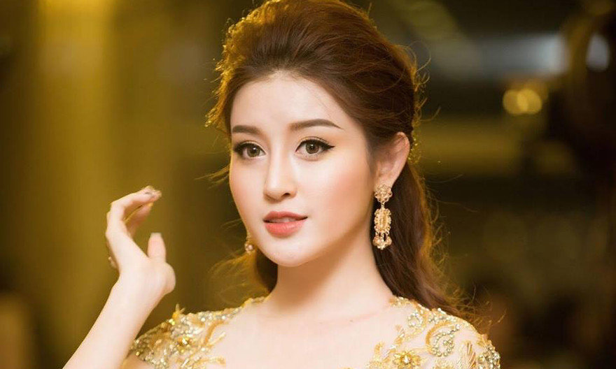 Á hậu Huyền My.