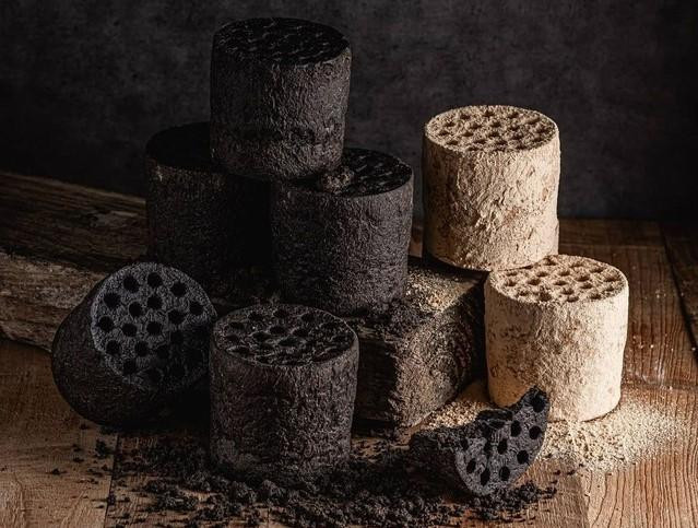 Đầu mùa nóng, sản phẩm làm mát đã giảm giá sâu, bánh mỳ than tổ ong hút khách