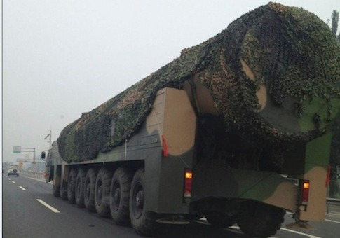 Tên lửa đạn đạo DF-41 của Trung Quốc được cho là có thể hủy diệt ba thành phố của Mỹ chỉ trong một lần bắn.