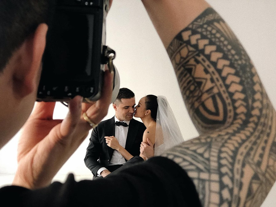 Siêu mẫu Phương Mai khoe ông xã ngoại quốc điển trai trong buổi chụp ảnh cưới.