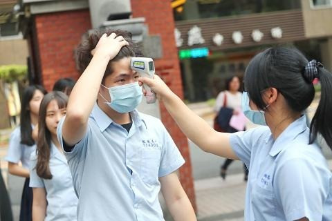 Tỉnh đầu tiên cho học sinh đi học trở lại từ ngày 20/4