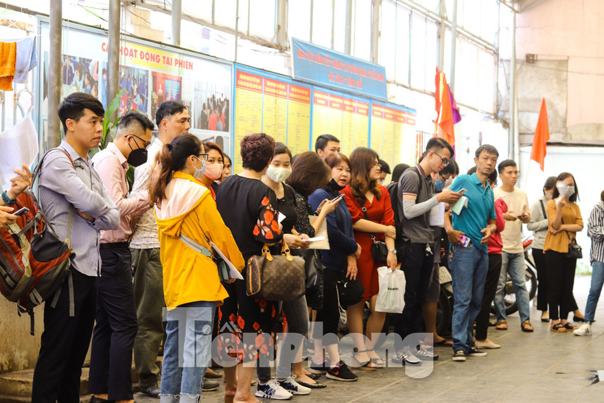 Gần nửa triệu lao động nộp hồ sơ hưởng trợ cấp thất nghiệp 