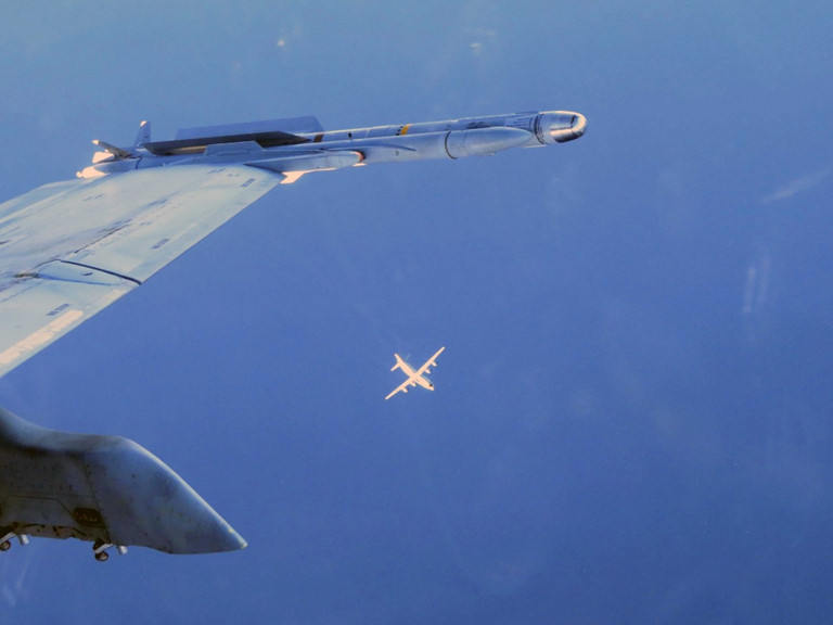 Nga cáo buộc máy bay NATO xuất hiện ngày càng dày đặc gần biên giới