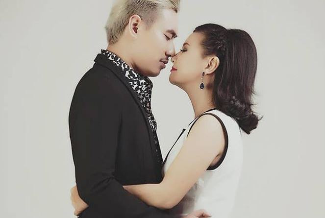 Cát Phượng đăng ảnh với Kiều Minh Tuấn mừng chiến thắng của tuyển VN.