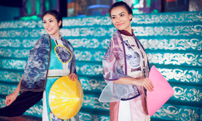 Ngọc Hân, Hồng Quế đẹp dịu dàng với áo dài Gốm