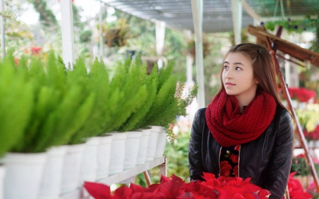 'Hot girl bánh tráng trộn' chào xuân trong bộ ảnh mới