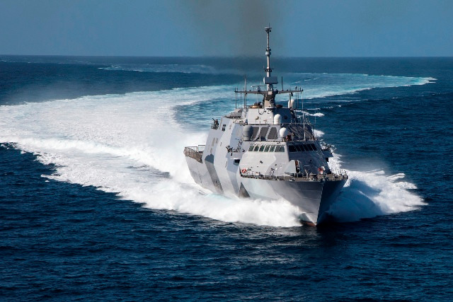 Chiến hạm tàng hình Mỹ tuần tra biển Đông