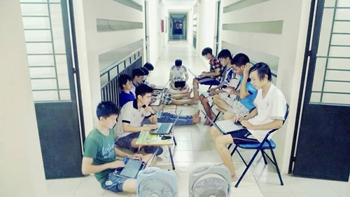 Cộng đồng mạng thương tiếc sinh viên chết vì cháy nổ